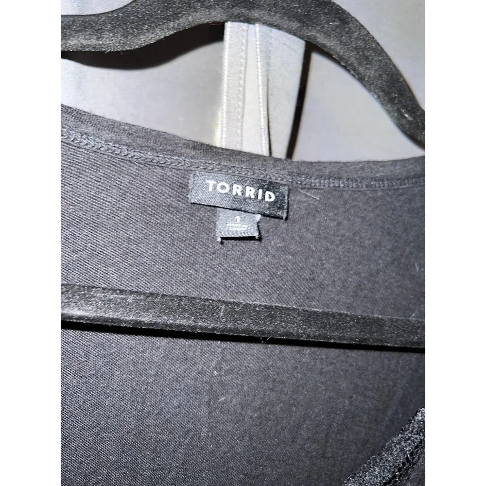 Torrid Top Size 1 - Picture 2 of 3
